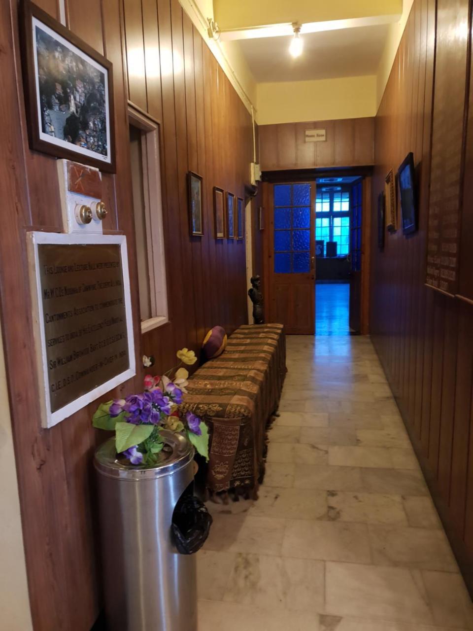 Ymca Tourist Hostel Шимла Екстериор снимка